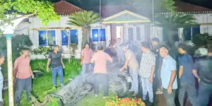জাতীয় পার্টির চেয়ারম্যান জিএম কাদেরের বাসায় হামলার ঘটনা ঘটেছে।