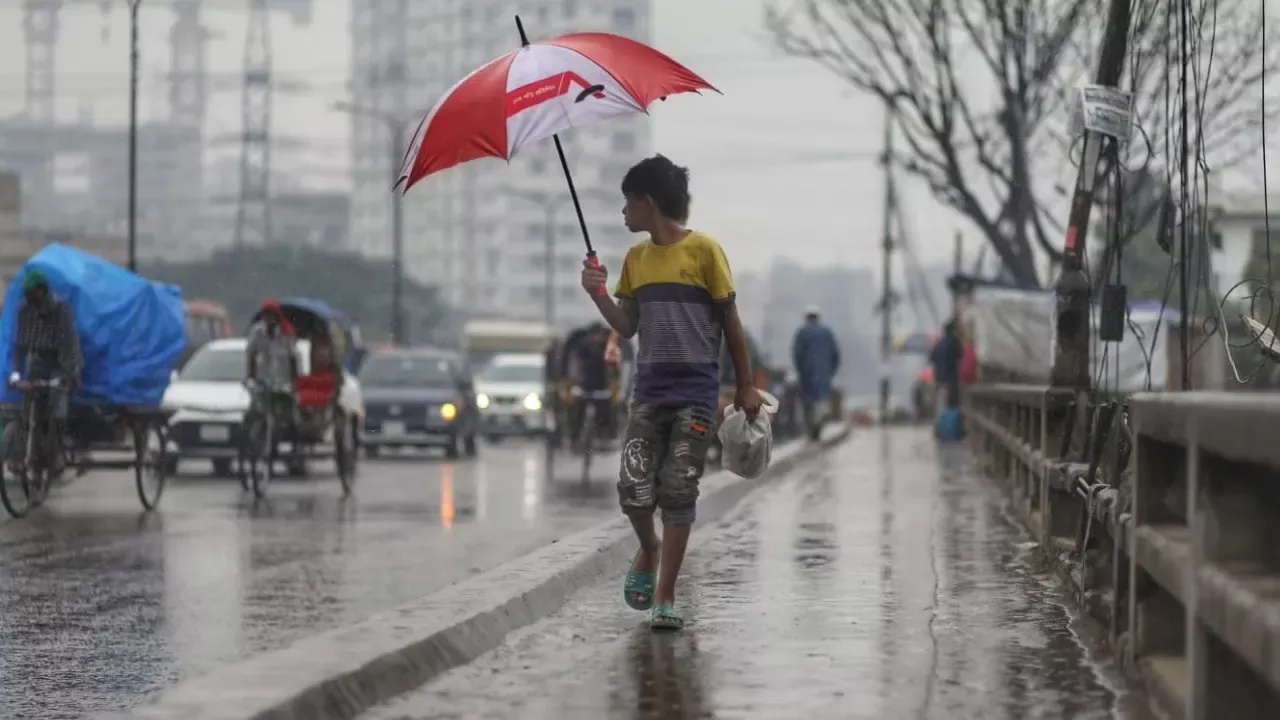 গত কয়েকদিন ধরে চলছে বৃষ্টিপাত।