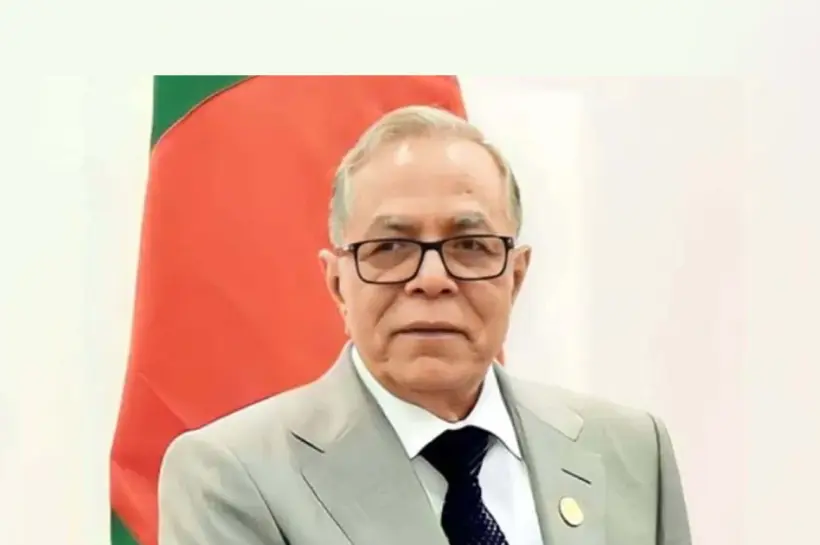 ব্যাংকক থেকে চিকিৎসা নিয়ে দেশে ফিরেছেন সাবেক রাষ্ট্রপতি আবদুল হামিদ । শাহজালাল আন্তর্জাতিক বিমানবন্দরে বিমান থেকে নেমে দেশে ফিরে অনেক প্রশ্নের জন্ম দিয়েছেন তিনি৷