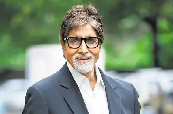 তাঁর কণ্ঠ রূপালি পর্দার সবচেয়ে জোরালো কণ্ঠ হিসেবে বিবেচিত হয়।