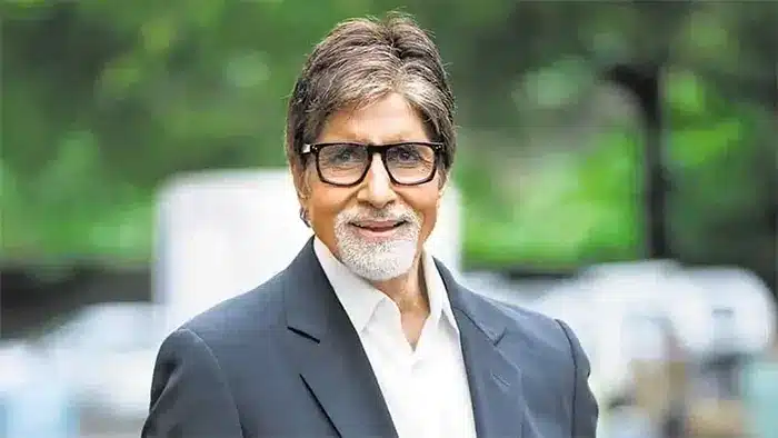 তাঁর কণ্ঠ রূপালি পর্দার সবচেয়ে জোরালো কণ্ঠ হিসেবে বিবেচিত হয়।