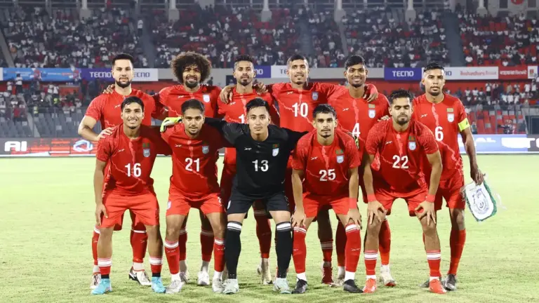 আগামী ১০ জুন অনুষ্ঠিতব্য বাংলাদেশ-সিঙ্গাপুর ম্যাচ ঘিরে ফুটবলপ্রেমীদের আগ্রহ যেমন তুঙ্গে, তেমনি বাড়ছে নিরাপত্তা নিয়ে উদ্বেগও।