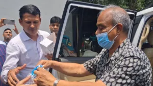 স্বরাষ্ট্র উপদেষ্টা মো. জাহাঙ্গীর আলম চৌধুরী বলেছেন, তারেক রহমানের দেশে ফিরতে বাধা নেই।