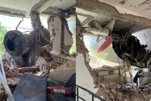 ভারতে বিমান বিধ্বস্ত : ‘যাত্রীদের বেঁচে থাকার সম্ভাবনা ক্ষীণ’ আহমেদাবাদে বিধ্বস্ত হওয়া এয়ার ইন্ডিয়ার লন্ডনগামী বিমানের ঘটনায় কেউ ‘বেঁচে নেই’ বলে আশঙ্কা করছেন স্থানীয় পুলিশপ্রধান।