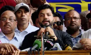 ঢাকা দক্ষিণ সিটি করপোরেশনের (ডিএসসিসি) মেয়র পদে শপথ গ্রহণের বিষয়ে এবার আরও কঠোর হুঁশিয়ারি দিয়েছেন বিএনপি নেতা ইশরাক হোসেন।