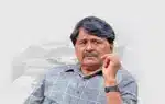 গ্রাম প্রধানের ভূমিকায় অভিনেতা রঘুবীর যাদব