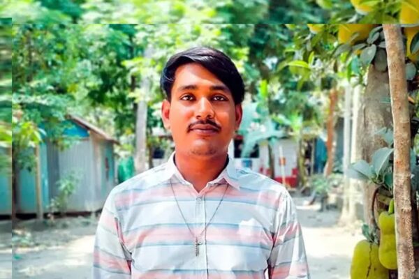 ঢাকা বিশ্ববিদ্যালয়ের (ঢাবি) চারুকলা অনুষদের শিক্ষার্থী শাকিল আহমেদ (২৪) আত্মহত্যা করেছেন বলে জানিয়েছে তার পরিবার।