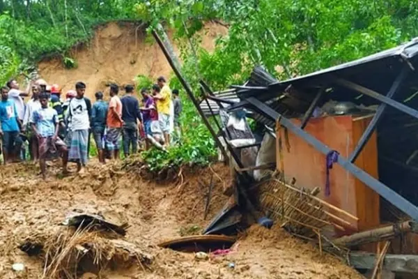সিলেটের গোলাপগঞ্জ উপজেলার লক্ষণাবন্দ ইউনিয়নে টিলা ধসে একই পরিবারের চারজনের মৃত্যু হয়েছে।