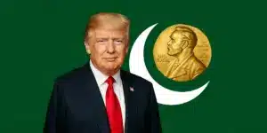 মার্কিন প্রেসিডেন্ট ডোনাল্ড ট্রাম্প নোবেল শান্তি পুরস্কারের মেডেলযুক্ত পাকিস্তানের পতাকার সামনে দাঁড়ানো
