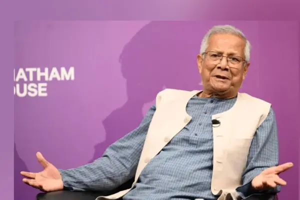 আওয়ামী লীগ নিষিদ্ধ হয়নি, জানালেন ড. ইউনূস আওয়ামী লীগের কার্যক্রম গেজেটের মাধ্যমে সাময়িকভাবে নিষিদ্ধ হলেও অন্তবর্তী সরকারের প্রধান উপদেষ্টা ড. মুহাম্মদ ইউনূস বলেছেন, দলটিকে নিষিদ্ধ করা হয়নি।
