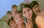 মোবাইলে রিলস বানানোর সময় যমুনায় ডুবে ৬ কিশোরীর মৃত্যু হয়েছে।