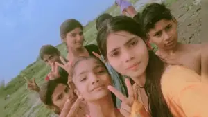 মোবাইলে রিলস বানানোর সময় যমুনায় ডুবে ৬ কিশোরীর মৃত্যু হয়েছে।