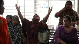 বড় সংখ্যক মানুষের জীবন ঝুঁকিতে রয়েছে।