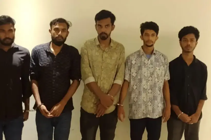 সমন্বয়ক পরিচয়ে চাঁদাবাজি করতে গিয়ে গ্রেপ্তার হয়েছেন ৫ জন।
