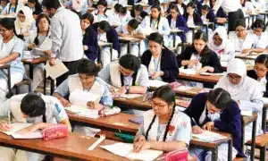 চলমান এইচএসসি ও সমমানের স্থগিত পরীক্ষাগুলোর পরিবর্তিত সময়সূচি প্রকাশ করা হয়েছে।