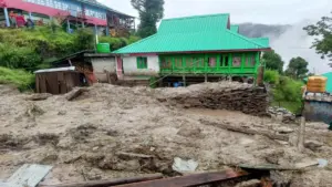 ভারতের হিমাচল প্রদেশে প্রবল বৃষ্টিপাতের কারণে ৩০ জনের প্রাণহানি ঘটেছে।