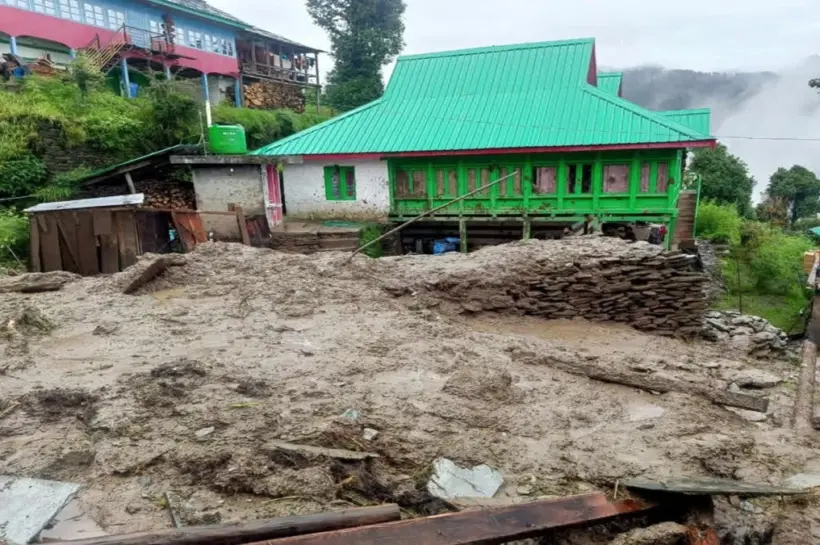 ভারতের হিমাচল প্রদেশে প্রবল বৃষ্টিপাতের কারণে ৩০ জনের প্রাণহানি ঘটেছে।