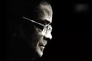 ১৯৮৮ সালের জনপ্রিয় ধারাবাহিক নাটক 'বহুব্রীহি', যেখানে এক টিয়া পাখির মুখে হঠাৎ উচ্চারিত হয়- 'তুই রাজাকার'!