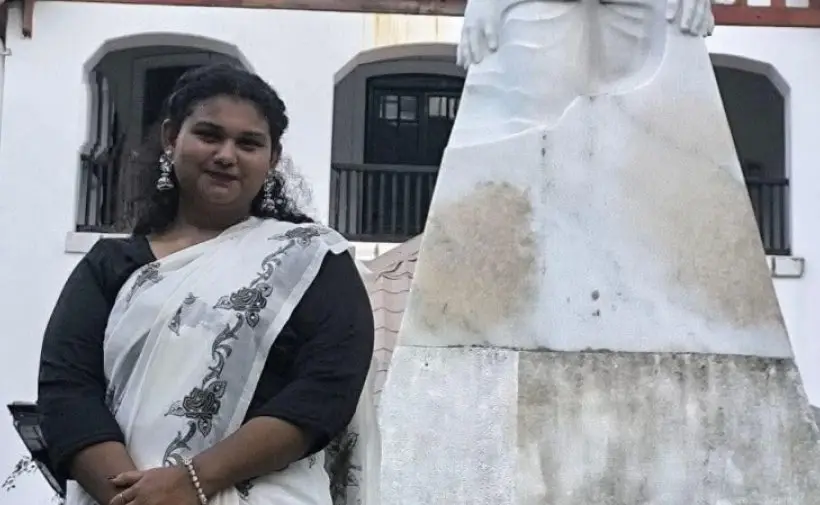 ছাত্রদল নেত্রীর লাশ নিজ বাসা থেকে উদ্ধার করা হয়েছে।