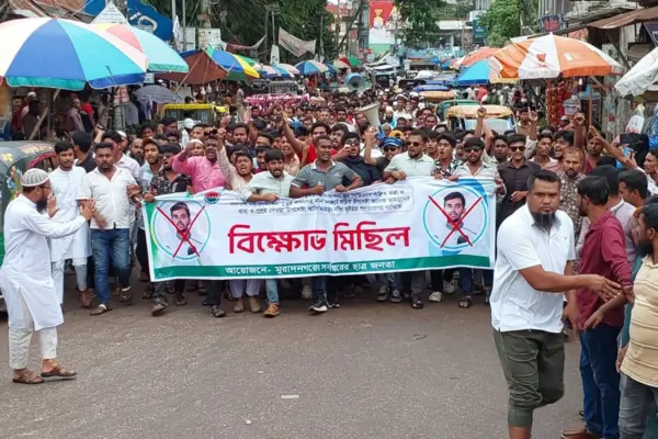 বাবার নানা অপকর্ম : উপদেষ্টা আসিফের পদত্যাগ দাবি উপদেষ্টা আসিফ মাহমুদ সজীব ভূঁইয়ার পদত্যাগের দাবিতে বিক্ষোভ মিছিল অনুষ্ঠিত হয়েছে।