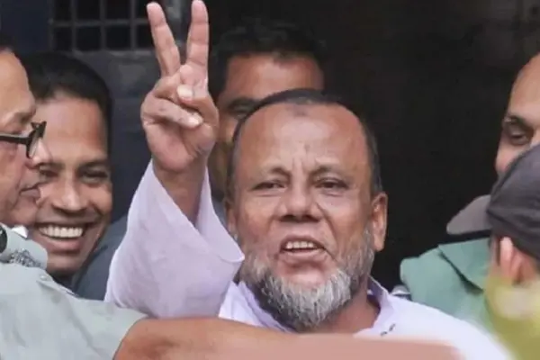 খালাস পেলেন মৃত্যুদণ্ড পাওয়া আরেক ‘রাজাকার’ আপিলে খালাস পেলেন আরেক 'রাজাকার'।