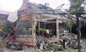 বিমান হামলায় শিশুসহ ২২ জনেরও বেশি বেসামরিক লোক নিহত হয়েছে।