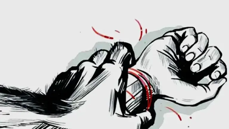 নারীকে শ্লীলতাহানির প্রতীকী ছবি।