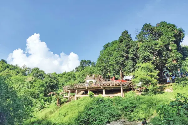 বান্দরবানের লামা উপজেলার ৭৫টি রিসোর্ট বন্ধ ঘোষণা করেছে উপজেলা প্রশাসন।
