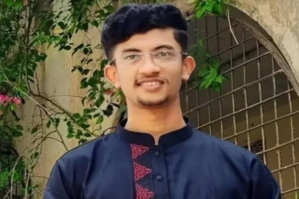 সেই বৈষম্যবিরোধী নেতার বাসায় মিলল সোয়া ২ কোটি টাকার চেক বৈষম্যবিরোধী নেতার বাসায় মিলল সোয়া ২ কোটি টাকার চেক।