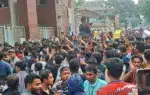 শিক্ষা উপদেষ্টার পদত্যাগের দাবিতে বিক্ষোভ করেছেন শিক্ষার্থীরা।
