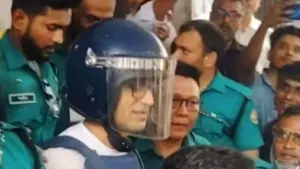 ব্যারিস্টার সুমন বলেছেন, নতুন প্রজন্মের সঙ্গে আপনারা প্রতারণা করছেন, ইতিহাস আপনাদের ক্ষমা করবে না।