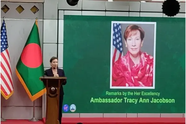 বাংলাদেশ ও ইউএস আর্মির যৌথ মহড়া, যা বললেন মার্কিন রাষ্ট্রদূত বাংলাদেশ ও ইউএস আর্মির যৌথ প্রশিক্ষণের সমাপনী অনুষ্ঠিত হয়েছে।