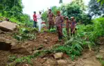সাজেক-বাঘাইহাট এলাকায় পাহাড় ধসে বন্ধ রয়েছে যান চলাচল।