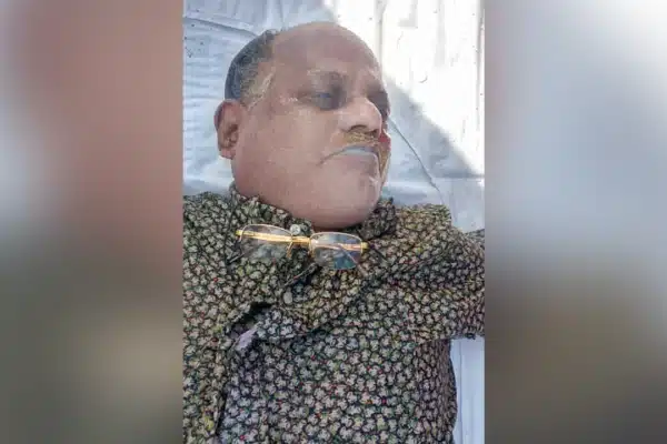 বিভুরঞ্জন সরকার নিখোঁজের পরদিন তার মরদেহ মেঘনা নদী থেকে উদ্ধার করেছে পুলিশ।