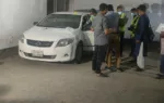 পার্কিংয়ে থাকা একটি প্রাইভেটকারের ভেতর থেকে দুইজনের মরদেহ উদ্ধার করেছে পুলিশ।