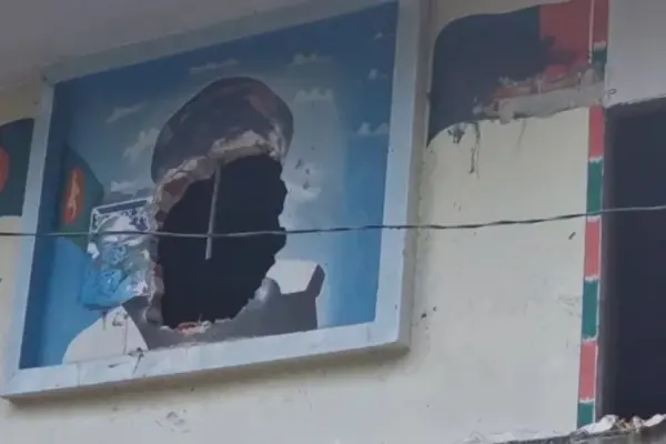 আওয়ামী লীগ কার্যালয়ে ডিজে পার্টির আয়োজন করেছিল স্থানীয় 'শিক্ষার্থীরা'।