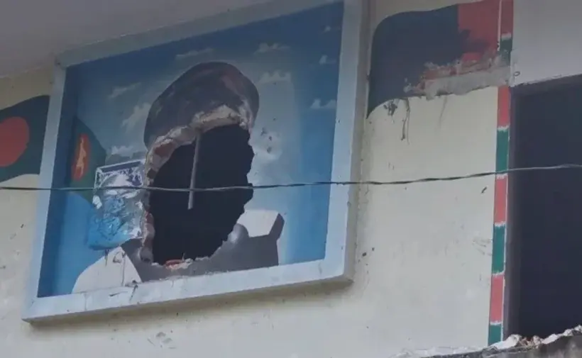 আওয়ামী লীগ কার্যালয়ে ডিজে পার্টির আয়োজন করেছিল স্থানীয় 'শিক্ষার্থীরা'।