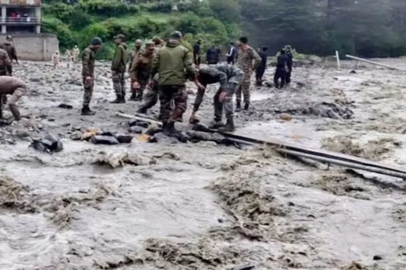 টানা ভারী বৃষ্টি ও ভূমিধসের কারণে ১৯৯ জনের মৃত্যু হয়েছে।