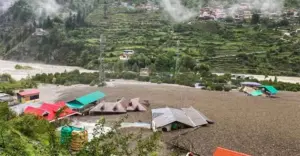 ভারতের উত্তরাখণ্ডে ভারী বৃষ্টিতে আকস্মিক বন্যা দেখা দিয়েছে।