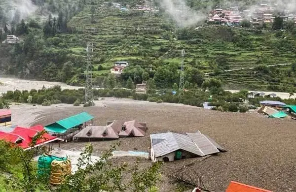 ভারতের উত্তরাখণ্ডে ভারী বৃষ্টিতে আকস্মিক বন্যা দেখা দিয়েছে।
