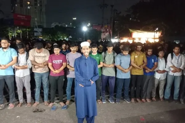 প্রকৌশল শিক্ষার্থীরা বিক্ষোভ কর্মসূচি পালন করেছেন।
