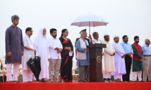মঙ্গলবার (৫ আগস্ট) বিকেলে জাতীয় সংসদের দক্ষিণ প্লাজায় বাছাইকৃত রাজনৈতিক নেতাদের উপস্থিতিতে ড. ইউনূস জুলাই ঘোষণাপত্র পাঠ করেন।