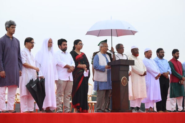 মঙ্গলবার (৫ আগস্ট) বিকেলে জাতীয় সংসদের দক্ষিণ প্লাজায় বাছাইকৃত রাজনৈতিক নেতাদের উপস্থিতিতে ড. ইউনূস জুলাই ঘোষণাপত্র পাঠ করেন।