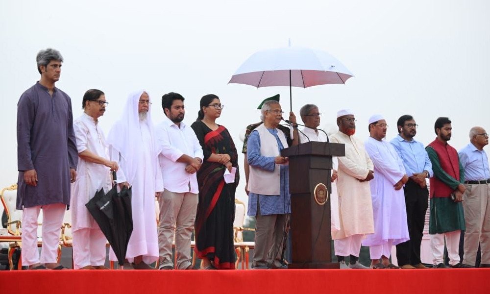 মঙ্গলবার (৫ আগস্ট) বিকেলে জাতীয় সংসদের দক্ষিণ প্লাজায় বাছাইকৃত রাজনৈতিক নেতাদের উপস্থিতিতে ড. ইউনূস জুলাই ঘোষণাপত্র পাঠ করেন।