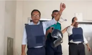 সাংবাদিক মঞ্জুরুল আলম পান্না বলেছেন, মুক্তিযুদ্ধের পক্ষে কথা বলা, মুক্তিযোদ্ধাদের সাথে কথা বলা কি সন্ত্রাস করা?