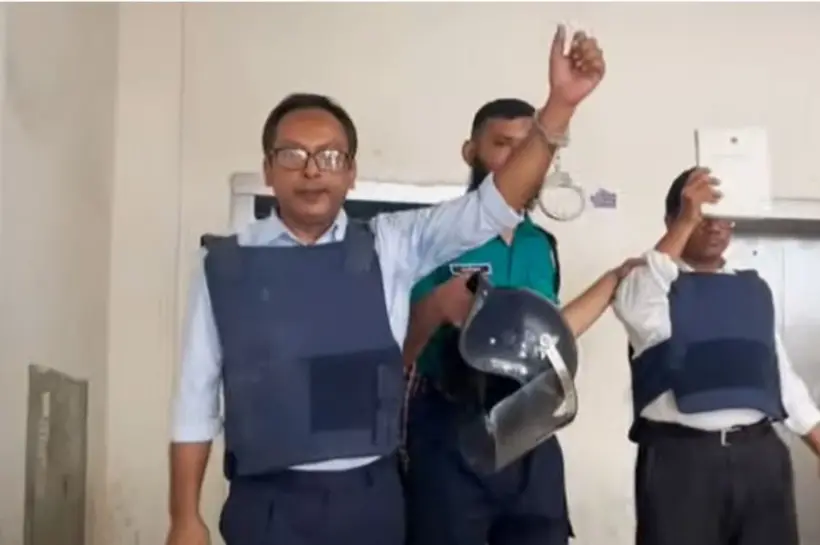 সাংবাদিক মঞ্জুরুল আলম পান্না বলেছেন, মুক্তিযুদ্ধের পক্ষে কথা বলা, মুক্তিযোদ্ধাদের সাথে কথা বলা কি সন্ত্রাস করা?