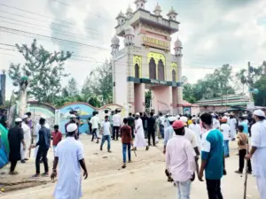 ব্যাপক হামলা, ভাঙচুর ও অগ্নিসংযোগের ঘটনা ঘটেছে।