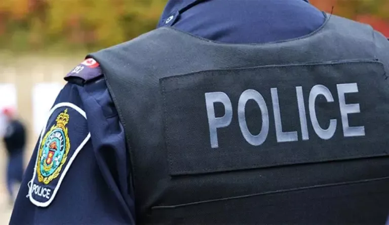 পুলিশের পুরনো পোশাক।