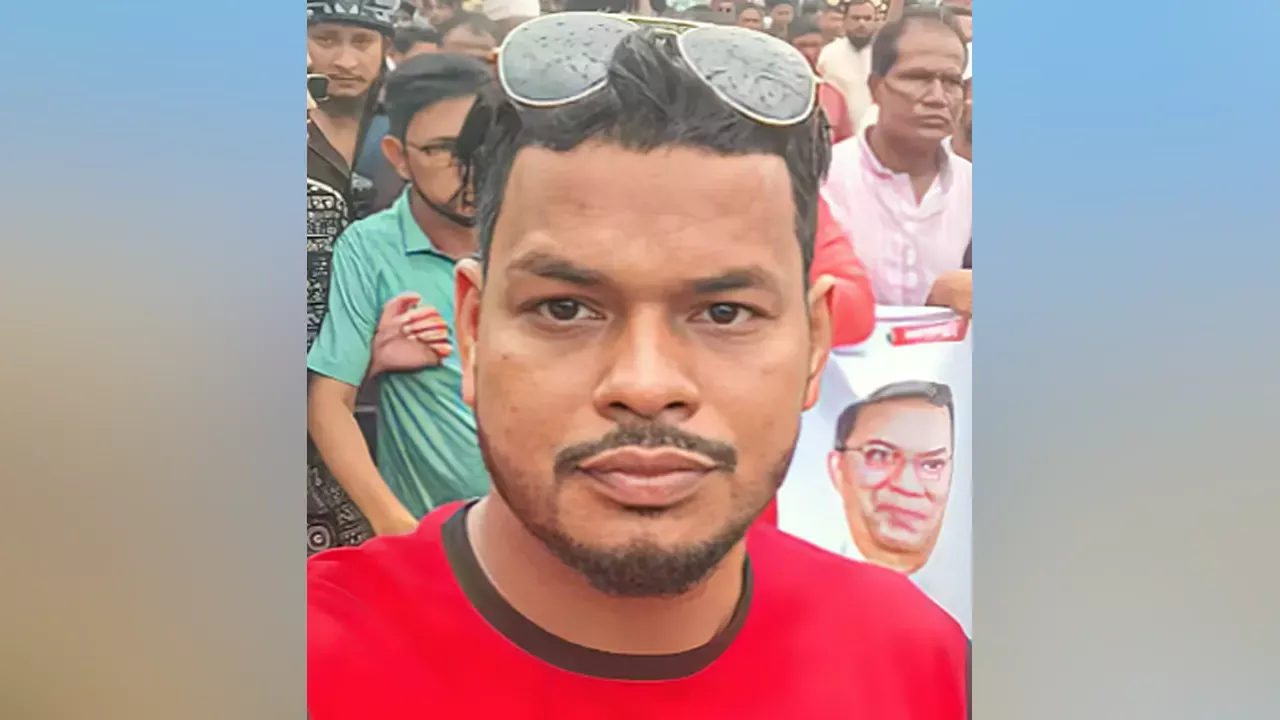 ছুরিকাঘাতে খুন হয়েছেন এক যুবদলকর্মী।