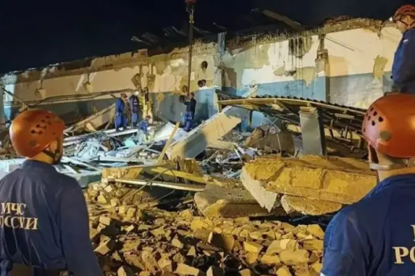 গানপাউডার উৎপাদন কারখানায় ভয়াবহ বিস্ফোরণের ঘটনা ঘটেছে।
